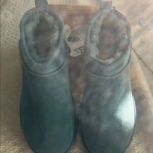 Ultra mini Ugg boots size 7